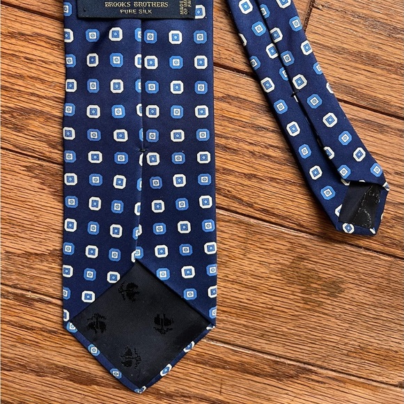Brooks Brothers 346 Blue 100% Silk Tie - Picture 3 of 4